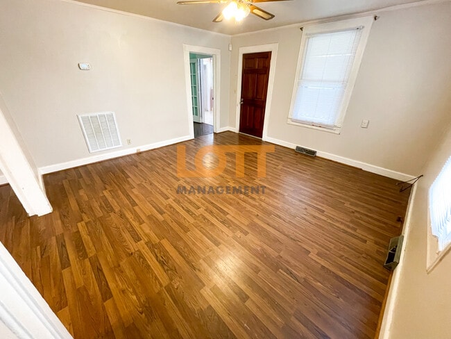 Photo - 294 Werts St