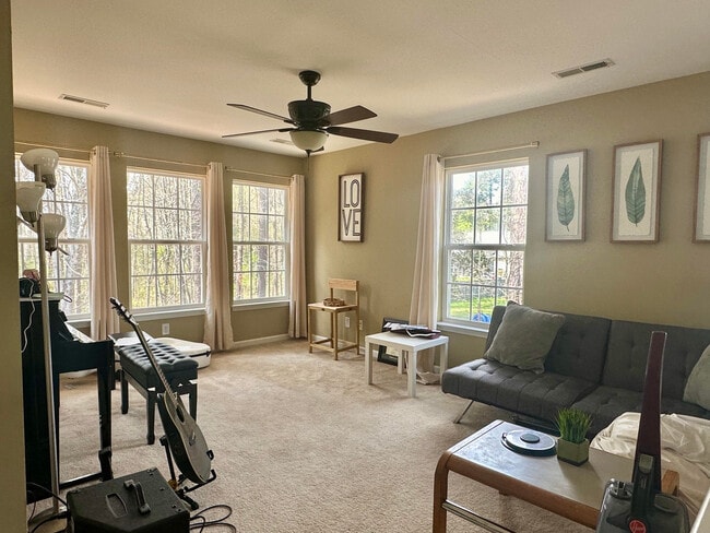 Photo - 8879 Jenny Lind St