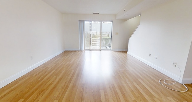 Photo - 144 North Beacon St Unidad #2