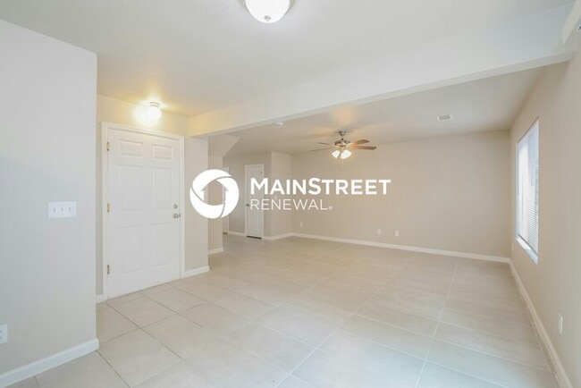 Photo - 4 Bedroom Pet-Friendly Home in Denver, CO with Main Street Renewal