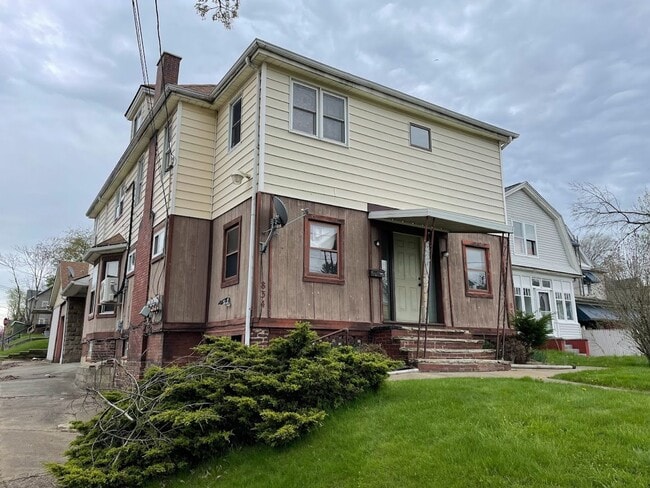 Building Photo - Fulton Rd Triplex Unit 832 C Fulton Rd NW Rental