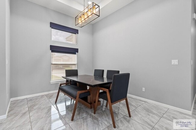 Photo - 29 N Queen Palm