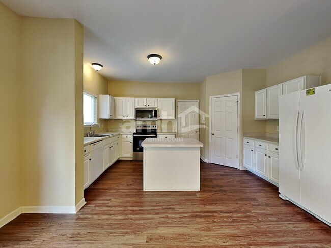 Photo - 302 Forest Bend Dr