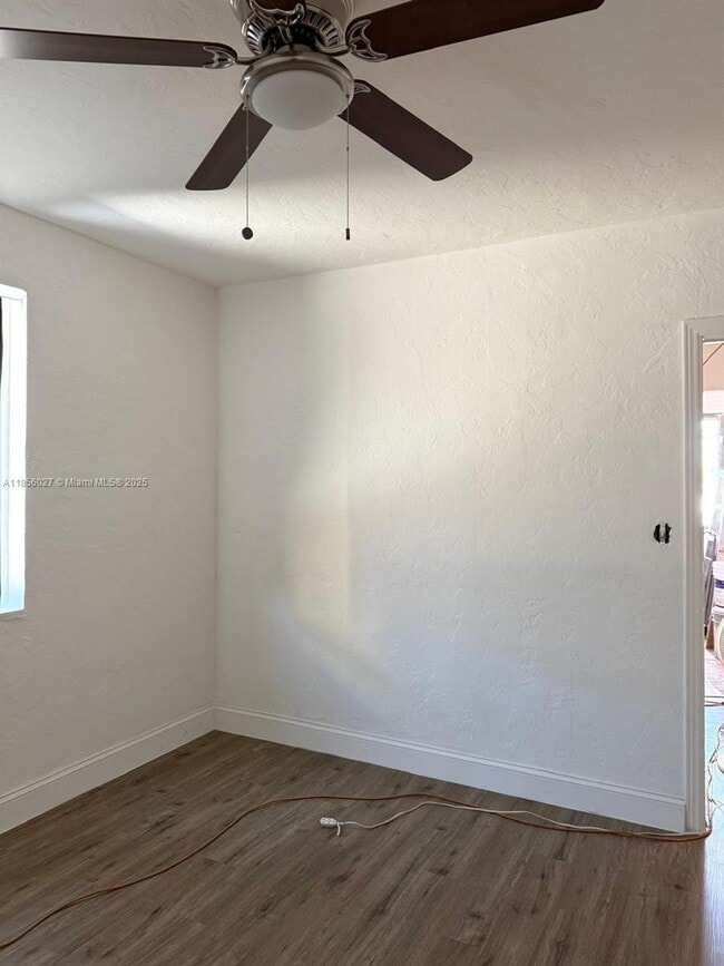 Photo - 1432 NE 163rd St Unit 2
