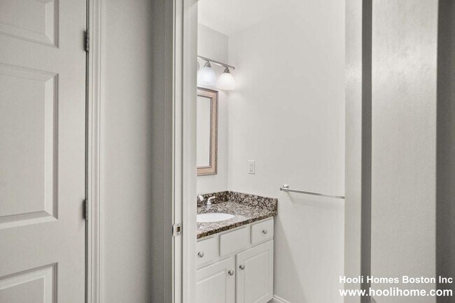 Photo - 120 Wyllis Ave Unit 424