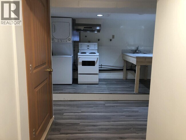 Photo - 4136 Gilpin Crescent