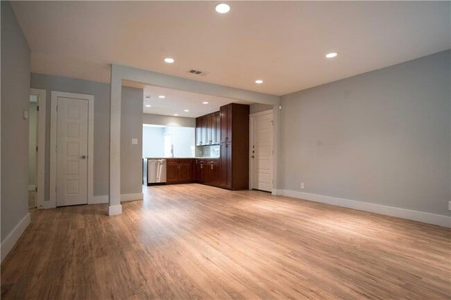 Photo - 809 Sussex Dr