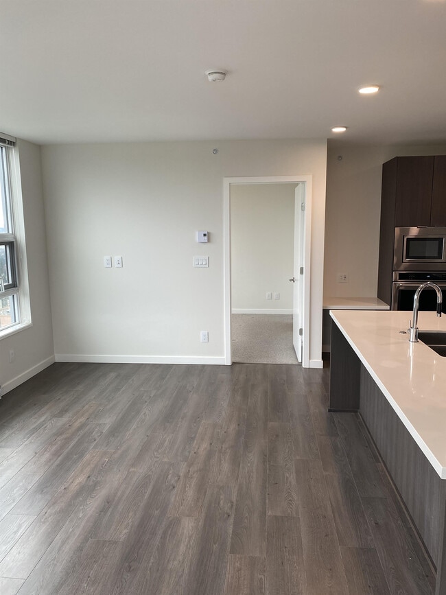 Photo - 530 Whiting Way