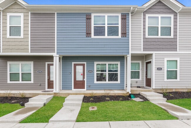 Beautiful 2 Bedroom Townhome with Great Lo... - Beautiful 2 Bedroom Townhome with Great Lo...