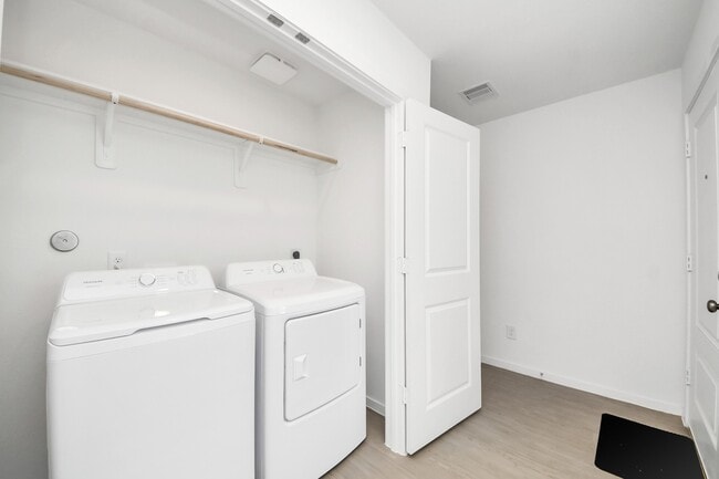 Photo - 1526 Amber Skies Ln