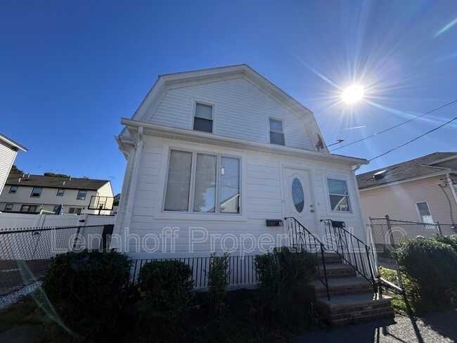 Photo - 526 Concord St