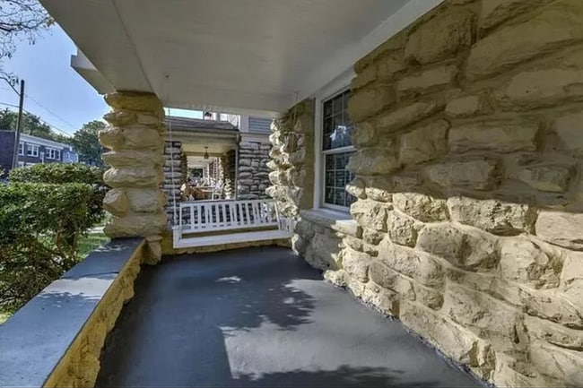 Photo - 3222 Charlotte St