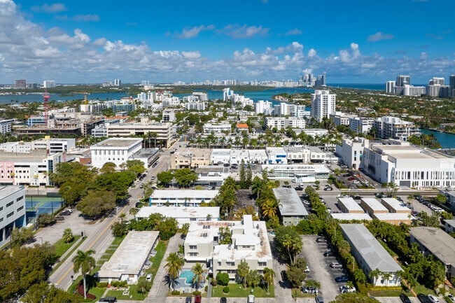 Vista aérea del norte - The Oaks Apartments