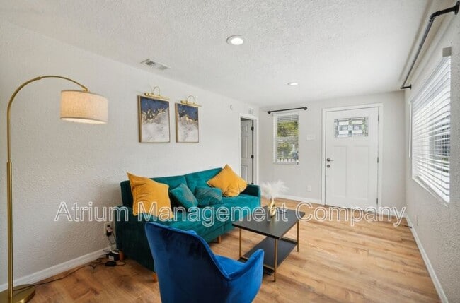 Photo - 909 E 28th Ave