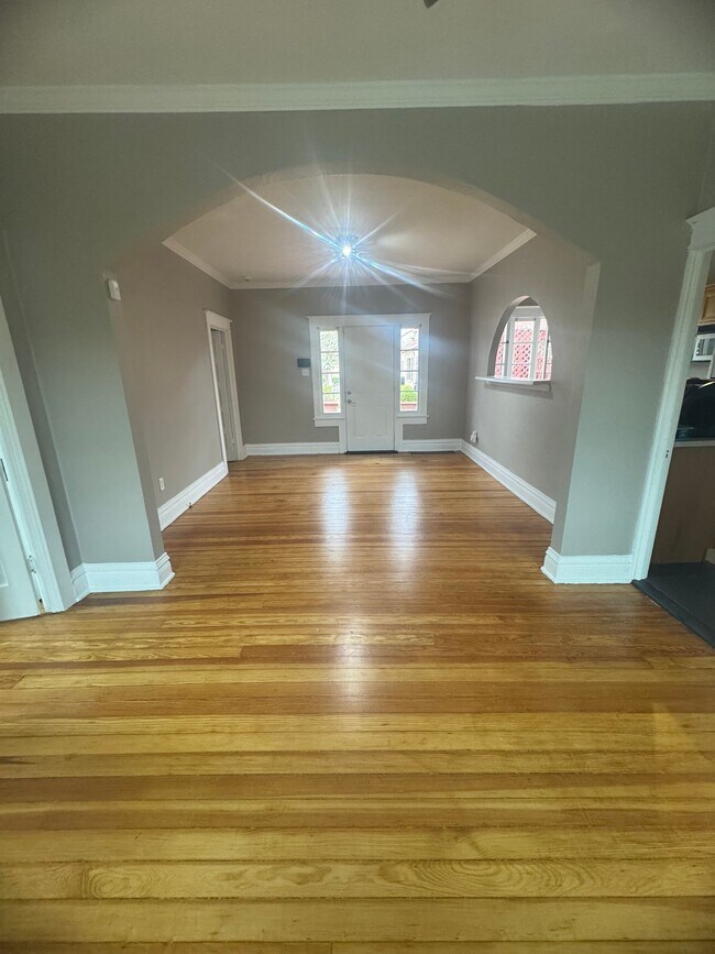 Photo - 352 S Pennsylvania St