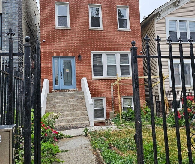 Photo - "Spacious 2-Bedroom Oasis on W Fillmore St – 1496 Sq Ft of Comfort in Chicago's Heart!"