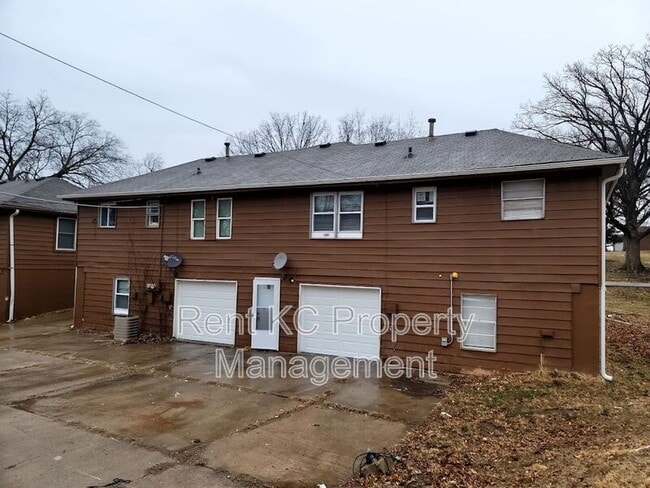 Photo - 5703 NE 51st St