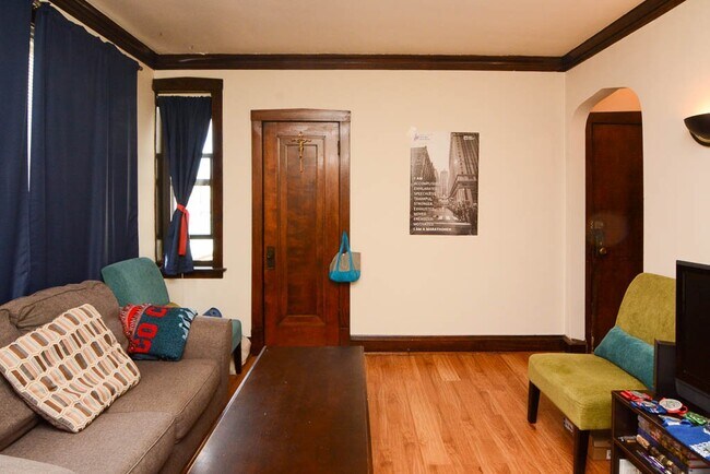 Photo - 3621 N Paulina St Unidad J04P