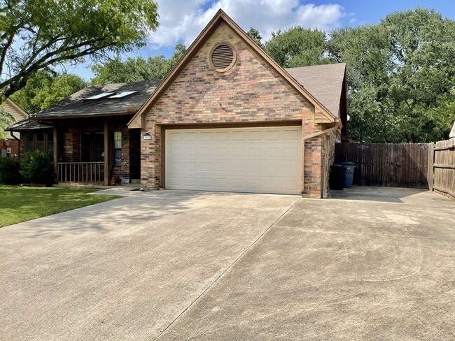 Photo - 3202 Fairview Dr