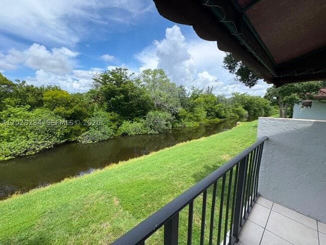 1141 Lake Victoria Dr Unit F