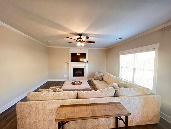 Photo - Spacious 4BR/3.5BATH in Wrights Farm (Grov...