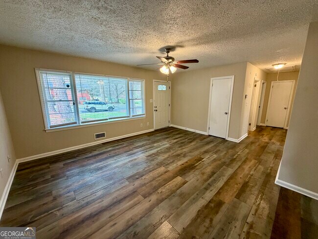 Photo - 3006 Remington St