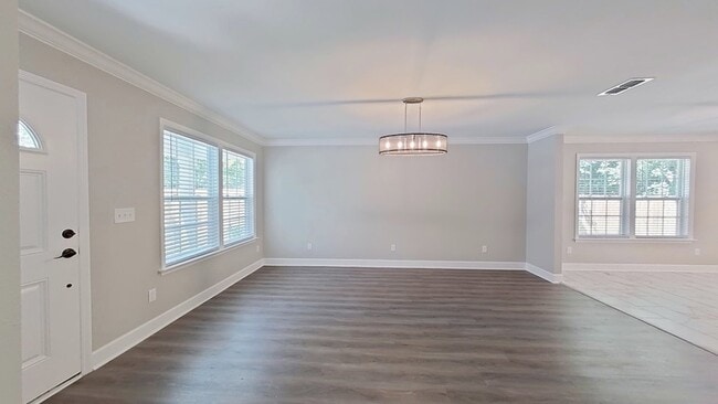 211 Lucy St