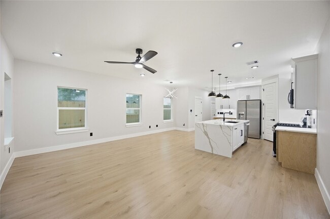 Photo - 8013 Moon Beam St Unit B