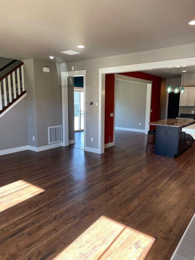 Beautiful home in Josephine Crossings House Rental in Billings, MT