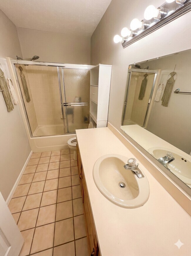 Photo - 1641 Olympus Dr