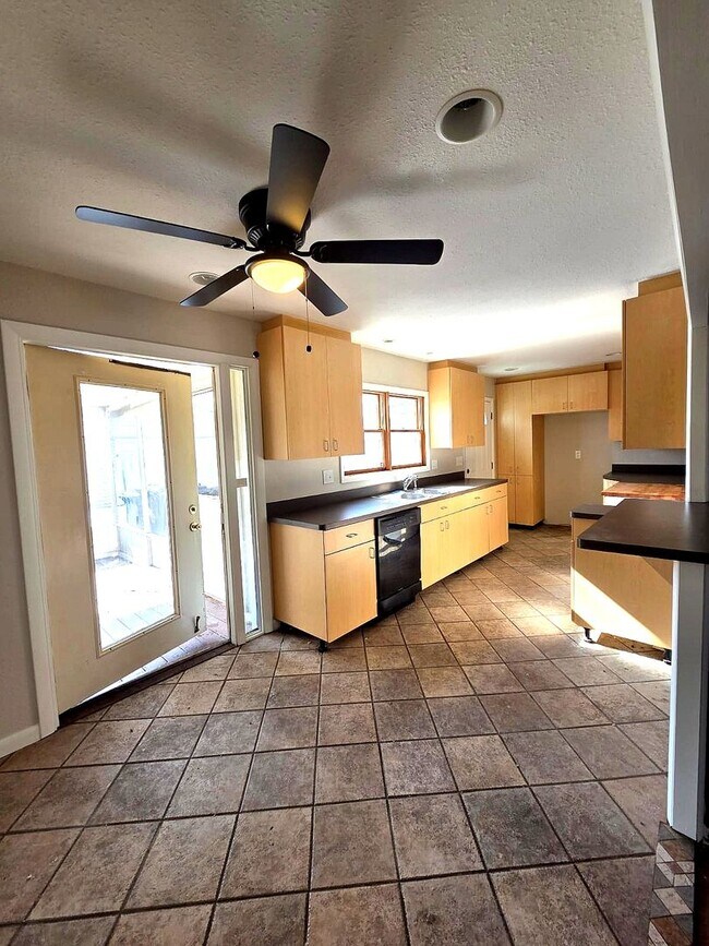 Photo - 14315 Ledgewood Ave