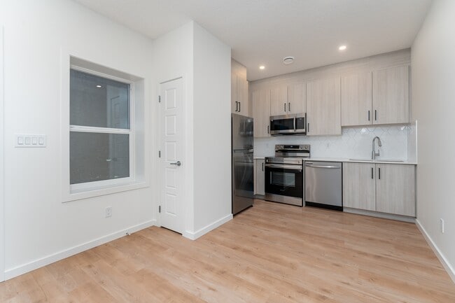 Building Photo - 11935-11124 124 St Unit BSMT 2