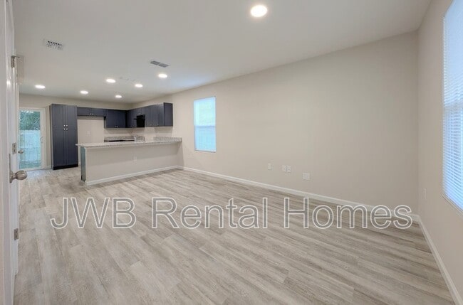 Photo - 833 Bridier St