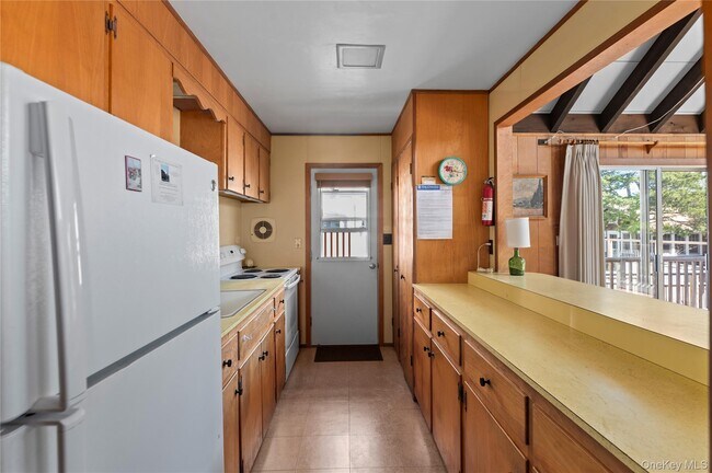 66 Bungalow Ln
