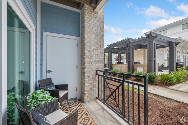 Clipper - 2BR, 2BA - 1,040SF - Balcony/Patio