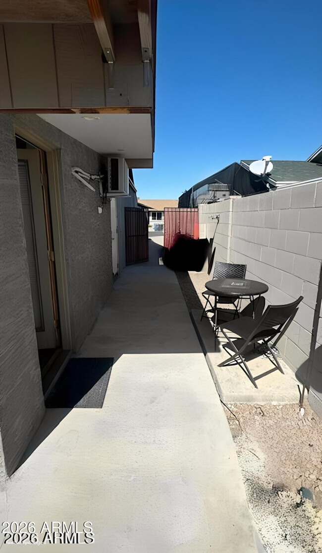 Photo - 841 W Watson Dr