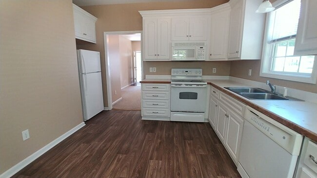 Building Photo - 1206 Stoneridge Ln Rental