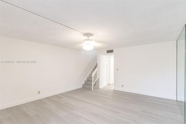 Photo - 5209 SW 40th Ave