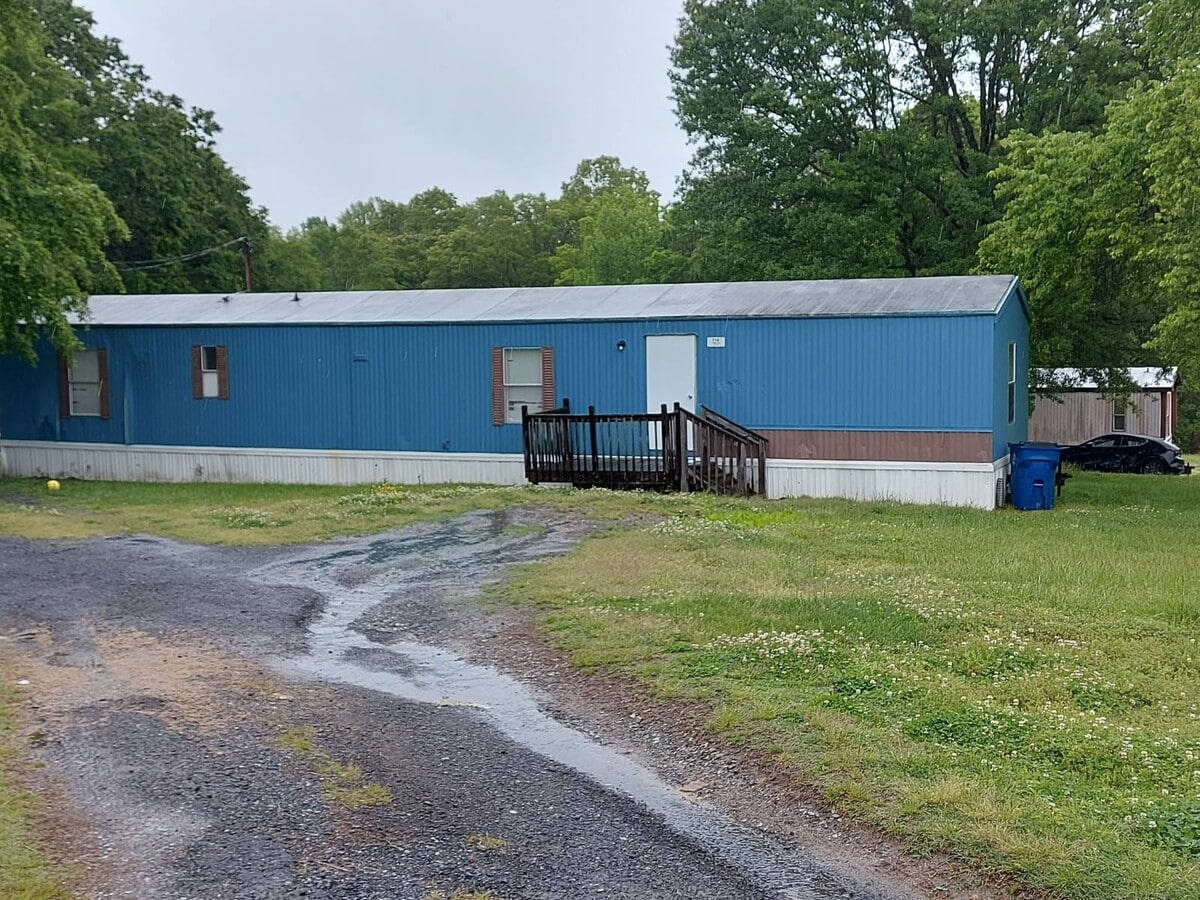 Photo - 114 Yarbro Rd