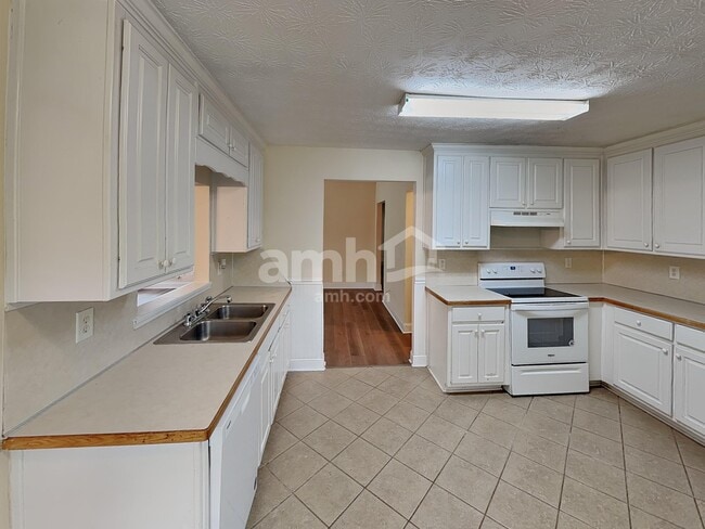 Photo - 1365 Morrow Dr