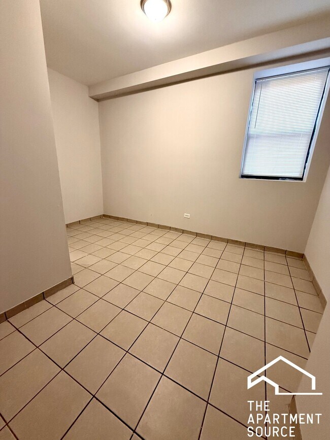 Photo - 2211 E 69th St Unidad 2211 East 69th St