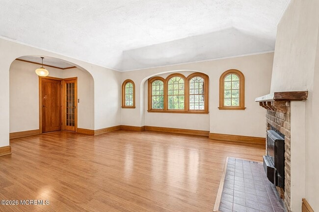 Photo - 400 Grassmere Avenue