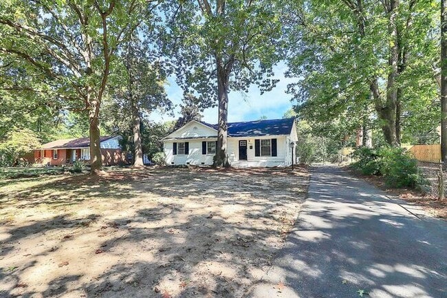 Photo - 3BD/2BA Ranch Home in Windsor Park!