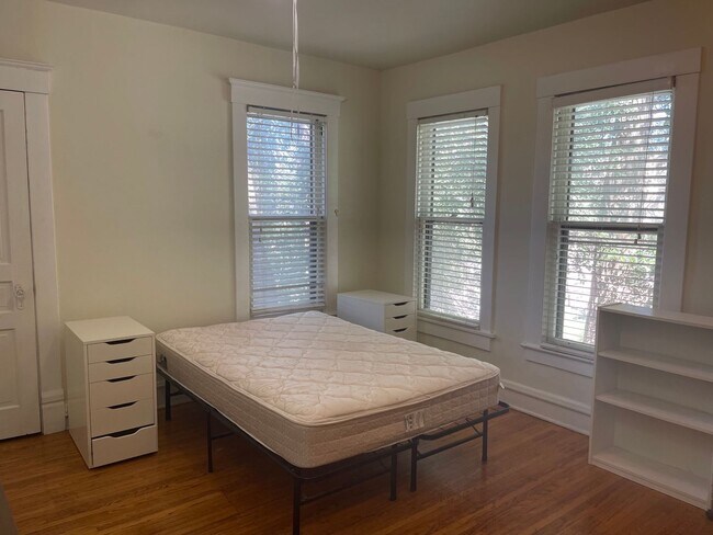 Photo - 508 W Elm St