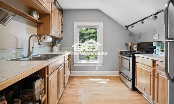 Photo - 1511 Branston St