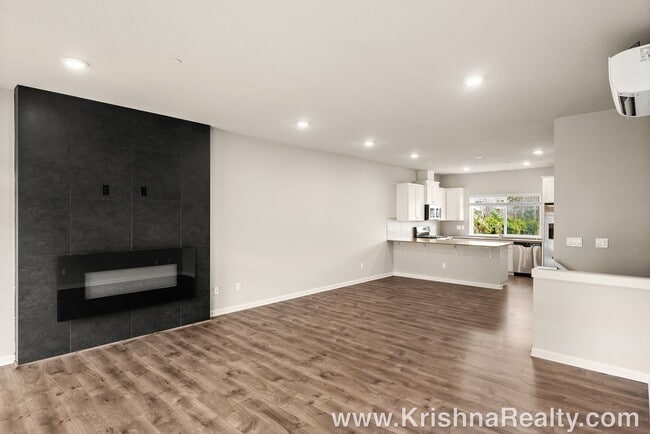 Photo - Lovely 3 BR | 2.5 BA Townhome | Hillsboro | Minutes from Orenco Station | Excellent Location!