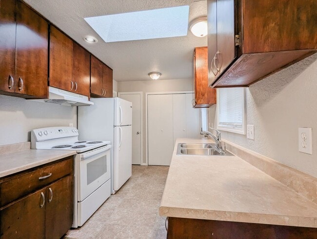 Photo - 328-Halcyon Holdings, LLC Unidad B