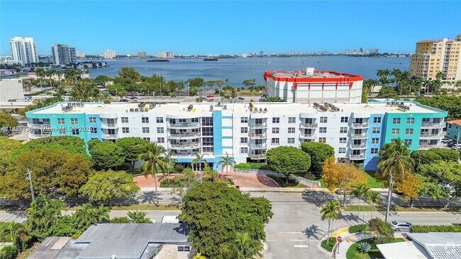 Building Photo - 1555 N Treasure Dr Unit 304 Rental