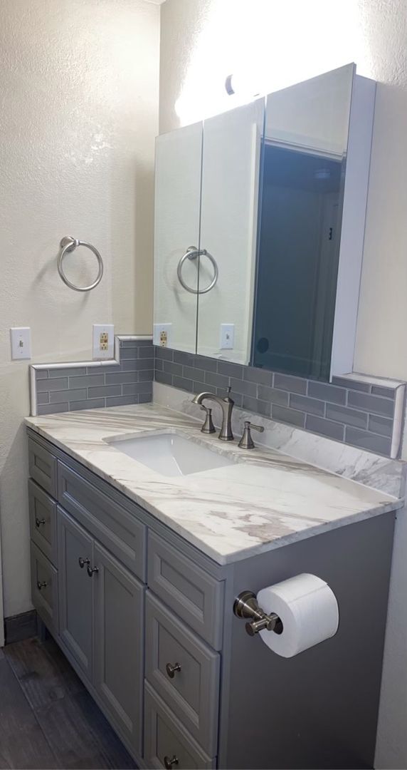 Photo - Great unit Available Unit 1431-3