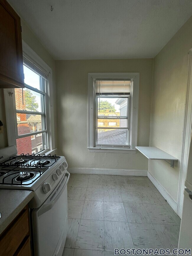 Photo - 44 Central St Unit 5